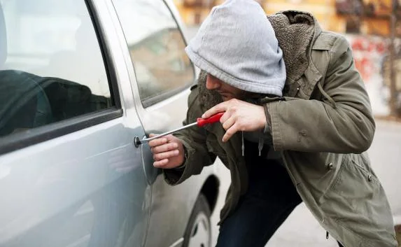 В Крыму юный экс-наркоторговец угнал авто односельчанина для «покатушек» 