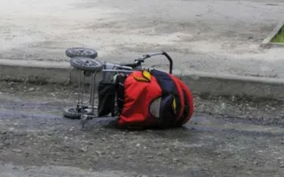 В Феодосии задержали байкера, «смявшего» коляску с младенцем