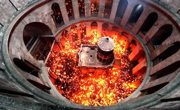 Теракт в Мюнстере и сход Благодатного огня в Иерусалиме — новости мира (фото, видео)