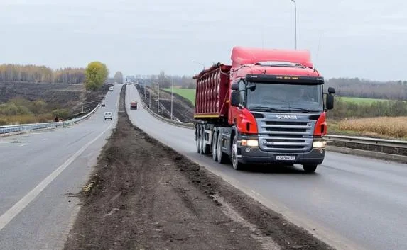 Движение фур по дорогам Крыма ограничат из-за летней жары