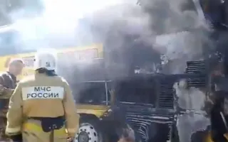 На алуштинской трассе сгорел двухэтажный автобус (фото, видео)