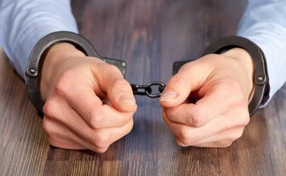 Сотрудник крымского УФСИН торговал психотропными лекарствами 