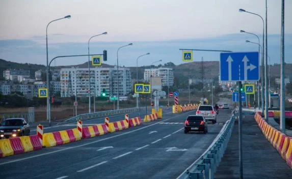 Открыто дорожное движение по путепроводу Крымского моста (фото, видео)