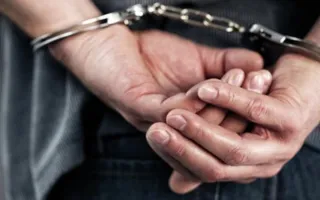 Попался на горячем: в Феодосии задержали дилера «синтетики»