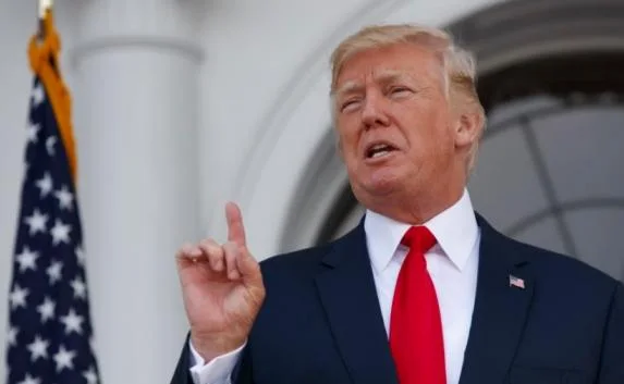 Счастливый «зомбоящик» и суд над Трампом: новости мира (фото)