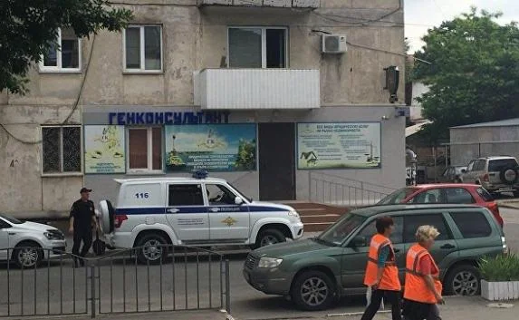 В центре Симферополя нашли подозрительную сумку (фото, обновлено)