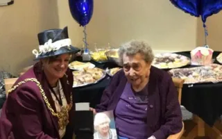 ЕГЭ для осужденных и 106-летняя девственница: новости мира (фото)
