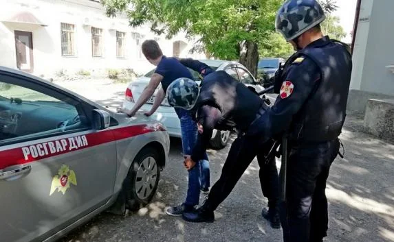 Росгвардия задержала беглого преступника в Керчи