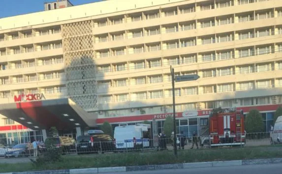 В Симферополе «заминировали» банк и гостиницу «Москва»»
