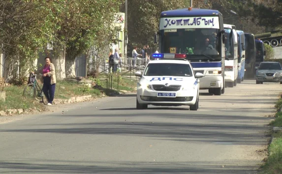 Дети Армянска вернулись в школы 