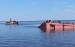 У побережья Крыма затонула баржа с зерном 