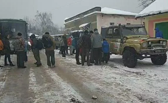 Туристы пытаются попасть на Ай-Петри несмотря на запрет властей (фото)