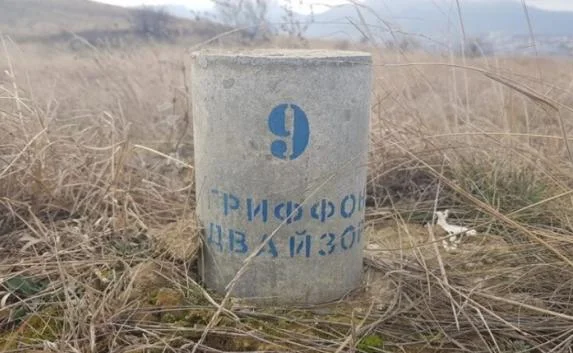 Застройщики снова оградили Тихую бухту (фото)