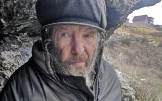 78-летний пенсионер погибает в пещере над Лабораторным шоссе (фото)