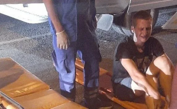 Таксист в Инкермане высадил пассажира и наехал на него (фото)