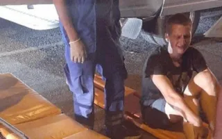 Таксист в Инкермане высадил пассажира и наехал на него (фото)