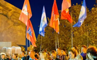 22 июня на Графской пристани в Севастополе запускали кораблики мечты