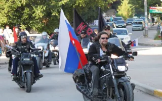 «Ночные волки» поздравили севастопольских школьников с Днём знаний