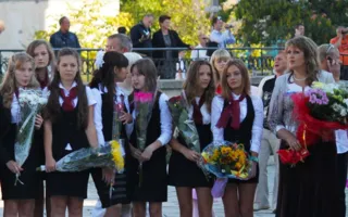 «Ночные волки» поздравили севастопольских школьников с Днём знаний