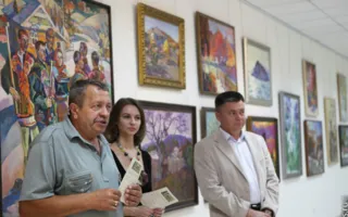 В галерее «Южный Эрмитаж» открылась самая масштабная сборная выставка художников Севастополя