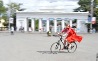 Велопарад «Lady In Red» в Севастополе — леди на велосипеде!