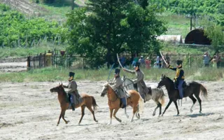 159 лет спустя реконструкторы повторили один из эпизодов Крымской войны — Балаклавское сражение