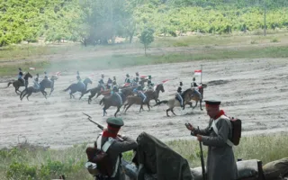 159 лет спустя реконструкторы повторили один из эпизодов Крымской войны — Балаклавское сражение