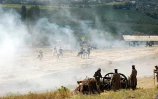 159 лет спустя реконструкторы повторили один из эпизодов Крымской войны — Балаклавское сражение