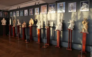 В Севастополе открылась персональная выставка киевского скульптора Алексея Леонова
