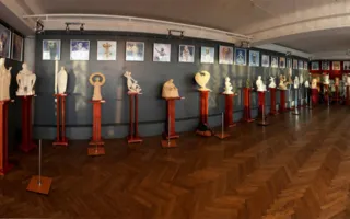 В Севастополе открылась персональная выставка киевского скульптора Алексея Леонова
