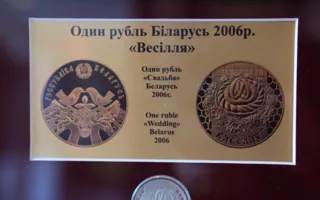 Картины воском, монеты и многое другое — на медовой выставке-ярмарке в Севастополе