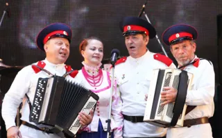 Народное гуляние по случаю трех праздников: Покрова Пресвятой Богородицы, Дня украинского казачества и Дня урожая
