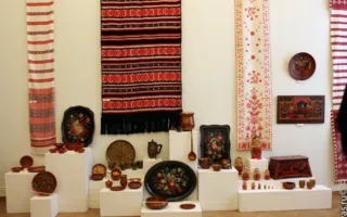 В Севастопольском художественном музее открылась выставка декоративно-прикладного искусства «Искусство рядом»