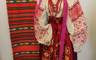 В Севастопольском художественном музее открылась выставка декоративно-прикладного искусства «Искусство рядом»