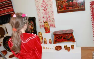 В Севастопольском художественном музее открылась выставка декоративно-прикладного искусства «Искусство рядом»