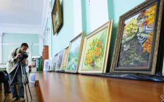 В Севастополе состоялась выставка картин художницы Натальи Астанькович-Максимовой, начавшей творить после пережитой клинической смерти