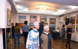 На персональной выставке художник Александр Шадрин представил свои лучшие картины