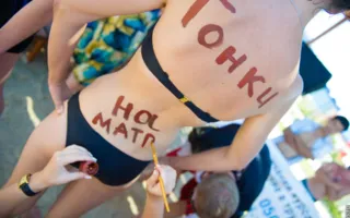 Гонки на матрасах — самые летние соревнования в Севастополе