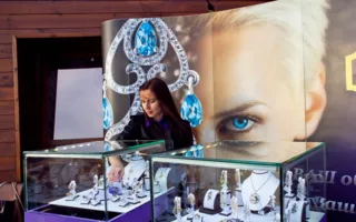 Выставка изделий ювелирного дома Violet в рамках Дней круизной моды Crimean Fashion Days