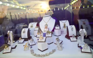 Выставка изделий ювелирного дома Violet в рамках Дней круизной моды Crimean Fashion Days