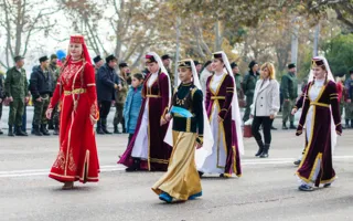 Севастополь праздничным шествием отметил День народного единства