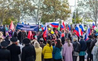 Севастополь праздничным шествием отметил День народного единства