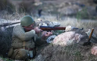 В исторической реконструкции «Бой-реквием «Непобеждённые» приняли участие более двухсот реконструкторов из России, Украины и Белоруссии