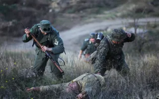 В исторической реконструкции «Бой-реквием «Непобеждённые» приняли участие более двухсот реконструкторов из России, Украины и Белоруссии