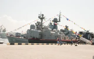 Выставка военной техники ко Дню Флота в Севастополе