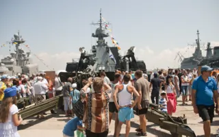 Выставка военной техники ко Дню Флота в Севастополе