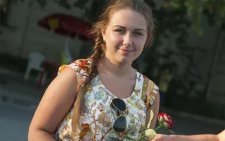 Флэшмоб женственности в Севастополе — когда девушки дарят цветы девушкам...
