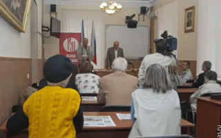 Стихотворения, полные тонкой иронии, юмора и правды жизни можно было услышать на поэтической встрече с Андреем Соболевым