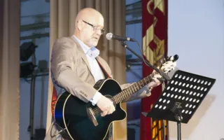 Правдивые, откровенные и душевные песни прозвучали на концерте севастопольского барда Андрея Соболева