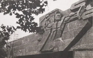 В Севастопольском художественном музее открылась выставка к 75-летию художника и скульптора Вячеслава Яковлева